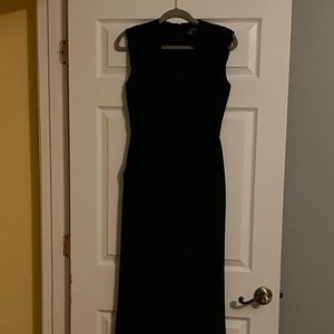 Sleeveless jumpsuit with pockets